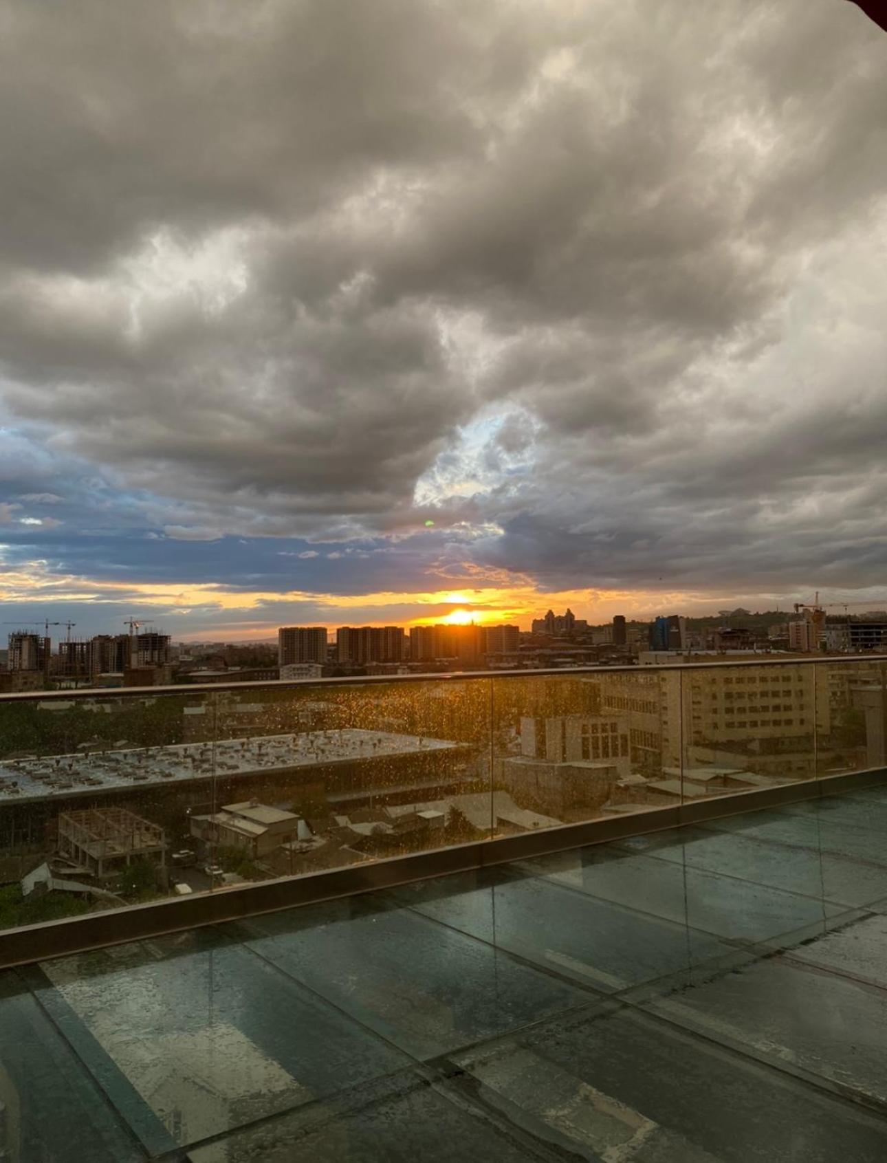 Konyak Hotel Jereván Kültér fotó